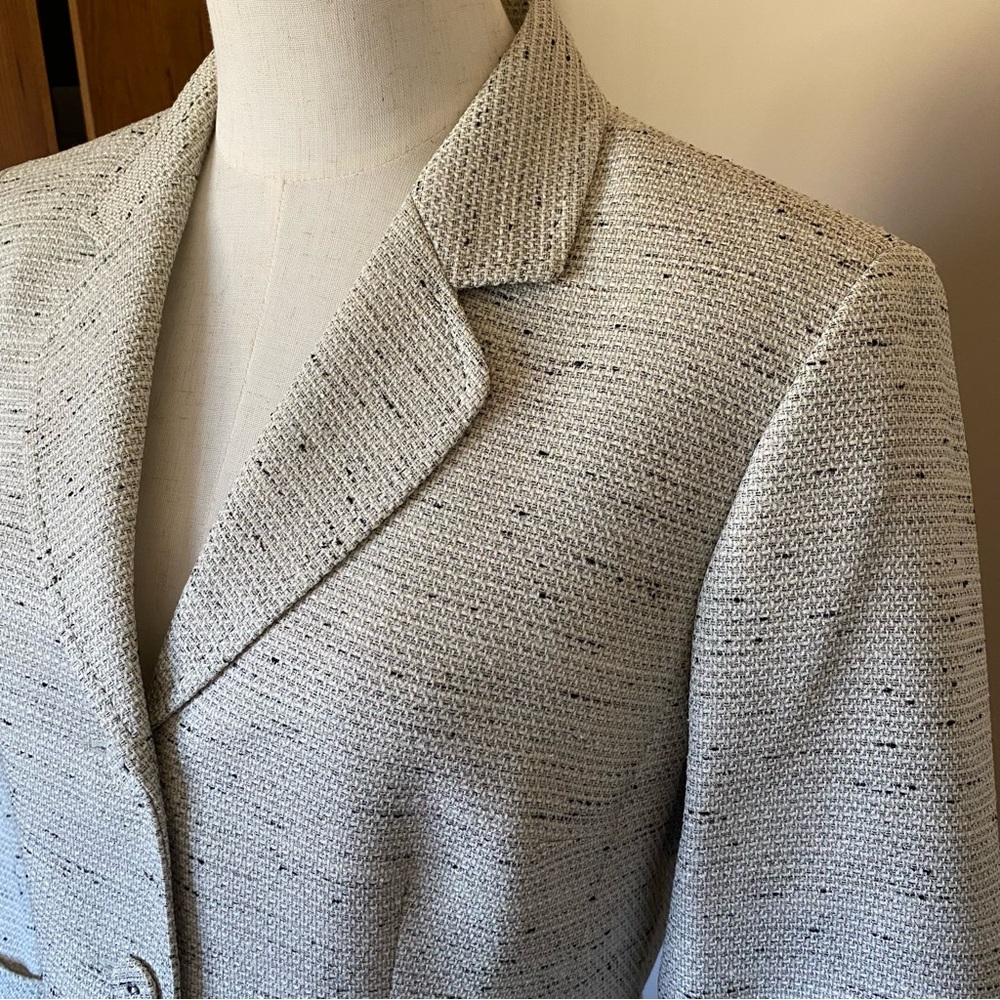 Anne Klein Women’s 2 Piece Suit Jacket & Skirt Cream with Black Flex Size 12 - Picture 2 of 13